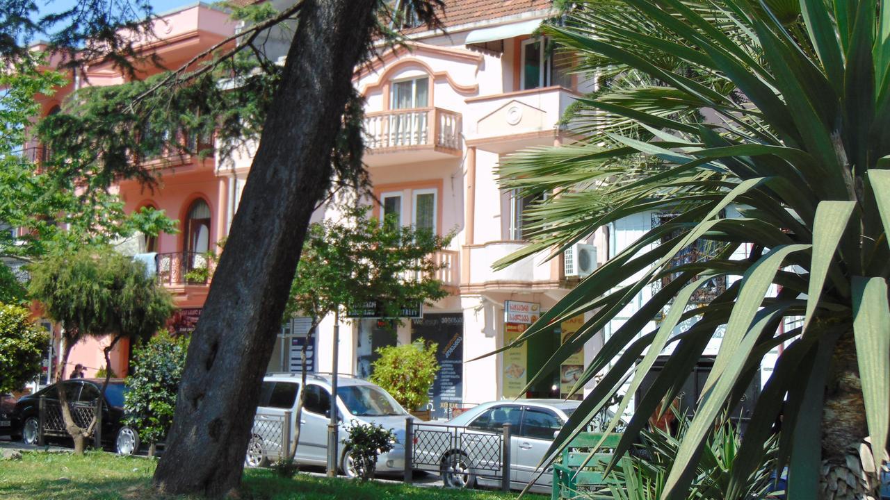 Old Street Guesthouse Batumi Exterior foto